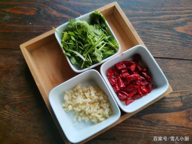 這個海鮮被稱作“小人仙”，肉質肥美，用這個方法做，一盤不夠吃