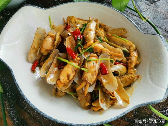這個海鮮被稱作“小人仙”，肉質肥美，用這個方法做，一盤不夠吃